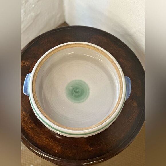 Signed M.A Hadley casserole dish - Picture 11 of 12